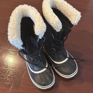 Women's Black Winter Boots